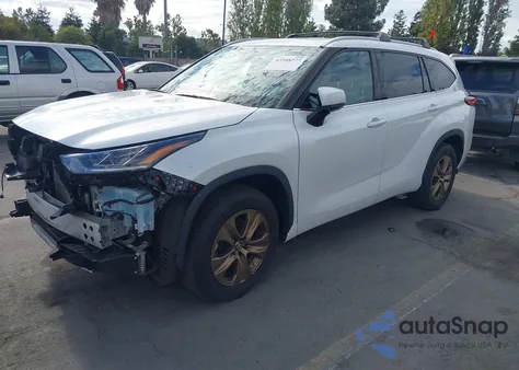 2022 Toyota Highlander Hybrid Xle Bronze Edition z USA, uszkodzony, nr VIN 5TDAARAH4NS514822